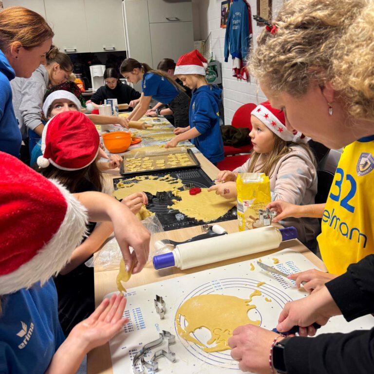 Plätzchenverkauf der Mädels