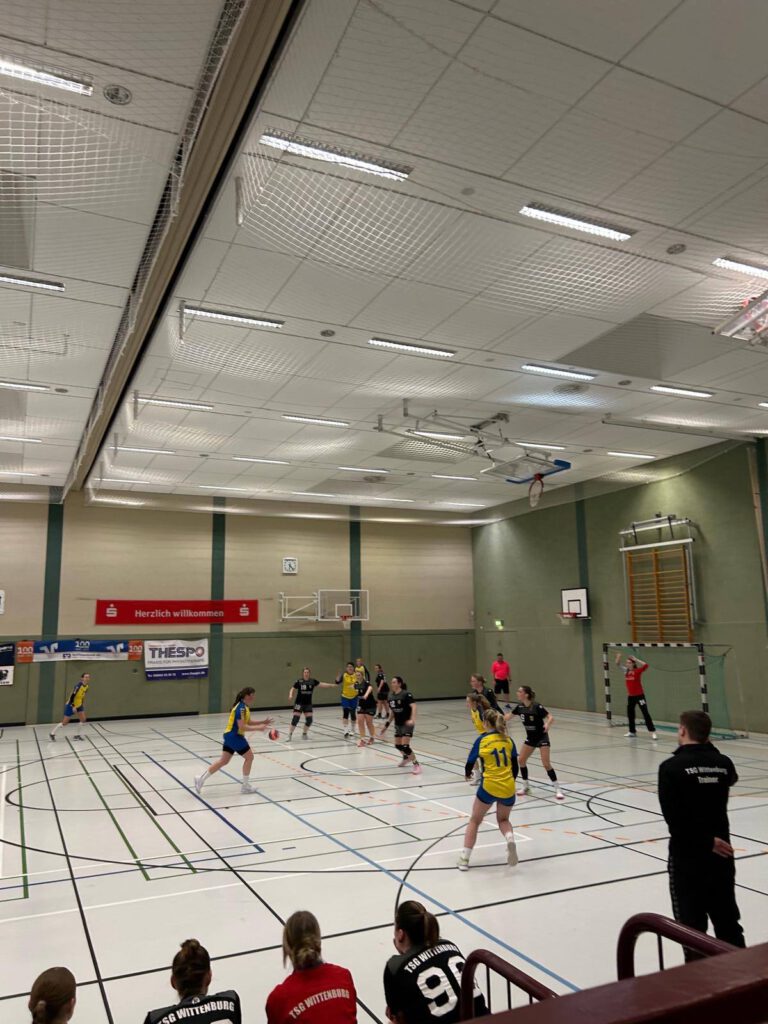 Frauen mit knapper Niederlage