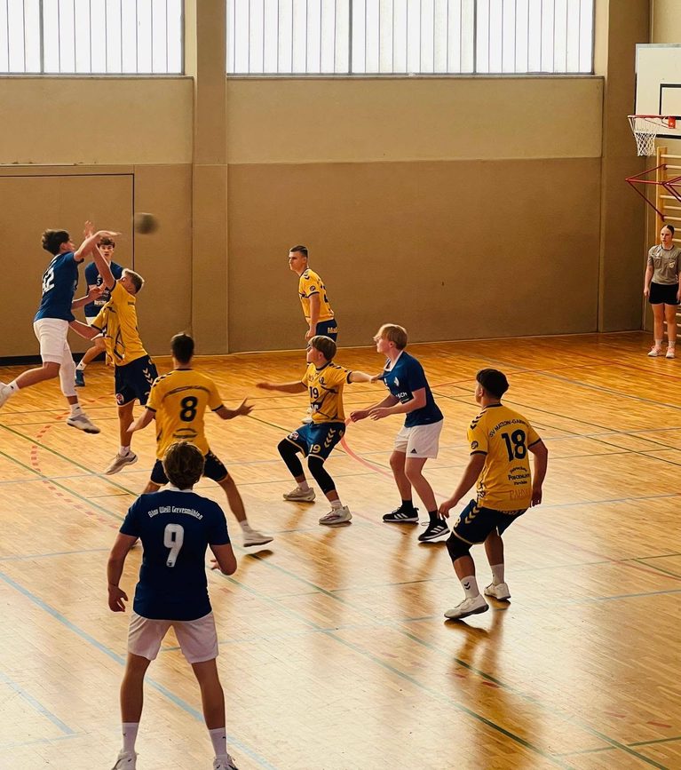 MJA mit mühevollem Auftaktsieg